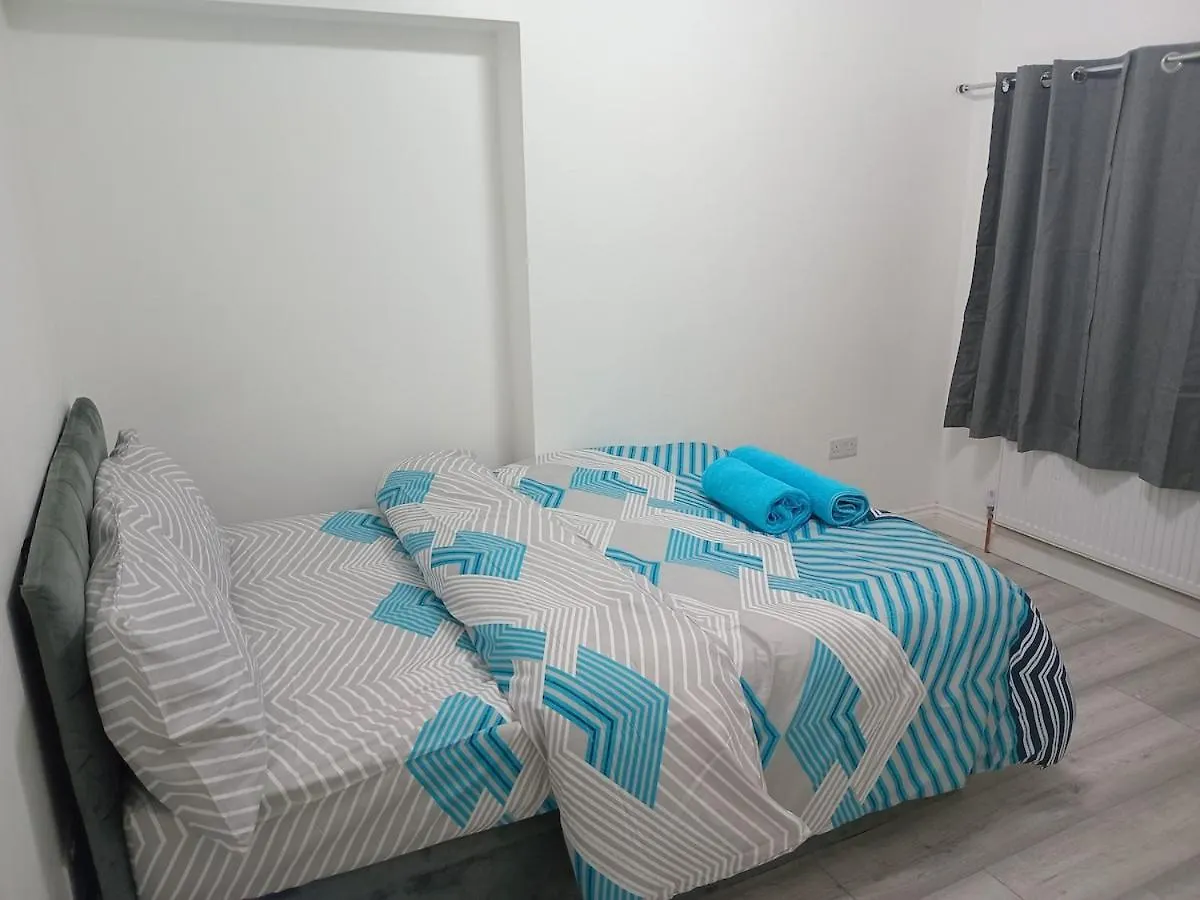 A Place To Relax And Dream In Dagenham Essex 3Bedroom Apartment